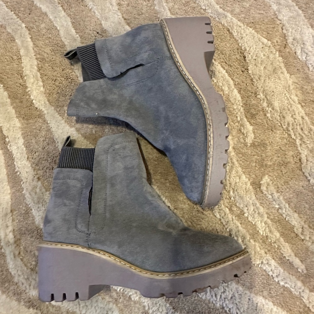 Grey Chelsea booties size 5